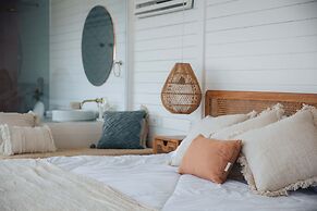 Mahi Mahi Villa & Suites