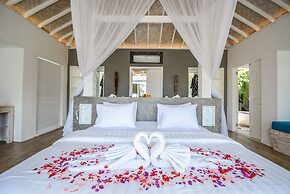 Mahi Mahi Villa & Suites