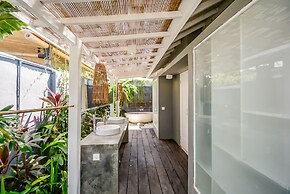 Mahi Mahi Villa & Suites