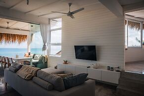 Mahi Mahi Villa & Suites