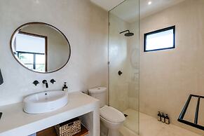 Mahi Mahi Villa & Suites