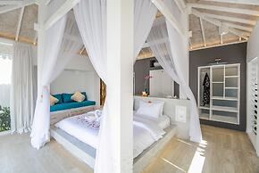 Mahi Mahi Villa & Suites