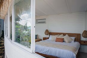 Mahi Mahi Villa & Suites