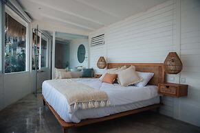 Mahi Mahi Villa & Suites