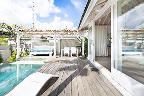 Mahi Mahi Villa & Suites