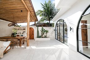 Mahi Mahi Villa & Suites