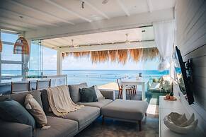 Mahi Mahi Villa & Suites