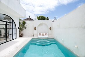 Mahi Mahi Villa & Suites