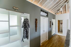 Mahi Mahi Villa & Suites