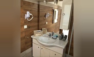 Grande Blue Suites with private bay