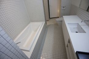 Hotel 498