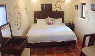 Longmen Inn Bed and Breakfast