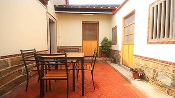 Longmen Inn Bed and Breakfast