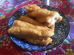 Longmen Inn Bed and Breakfast