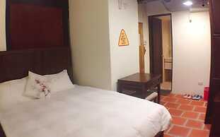 Longmen Inn Bed and Breakfast