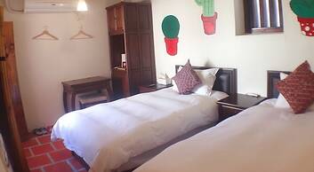 Longmen Inn Bed and Breakfast