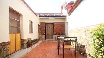 Longmen Inn Bed and Breakfast