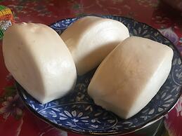 Longmen Inn Bed and Breakfast