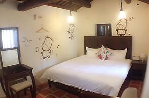 Longmen Inn Bed and Breakfast