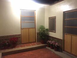 Longmen Inn Bed and Breakfast