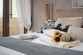 The Haneviim Court - Isrentals