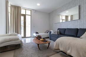 The Haneviim Court - Isrentals