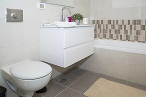 The Haneviim Court - Isrentals