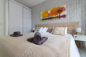 The Haneviim Court - Isrentals