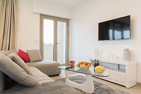 The Haneviim Court - Isrentals