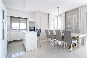 The Haneviim Court - Isrentals