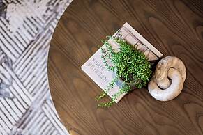 The Haneviim Court - Isrentals