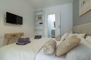 The Haneviim Court - Isrentals