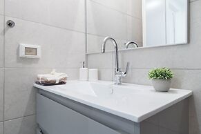 The Haneviim Court - Isrentals