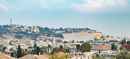 The Haneviim Court - Isrentals