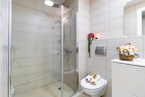 The Haneviim Court - Isrentals