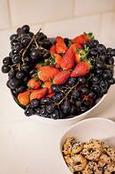 The Haneviim Court - Isrentals