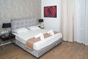 The Haneviim Court - Isrentals