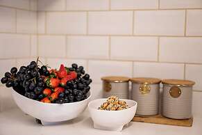 The Haneviim Court - Isrentals