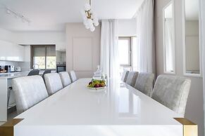 The Haneviim Court - Isrentals