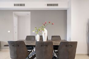 The Haneviim Court - Isrentals