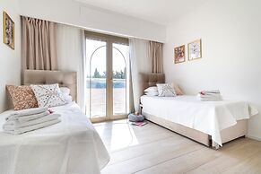 The Haneviim Court - Isrentals