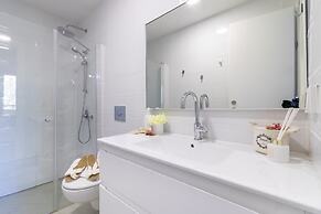 The Haneviim Court - Isrentals