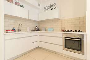 The Haneviim Court - Isrentals