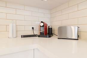 The Haneviim Court - Isrentals