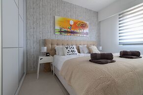 The Haneviim Court - Isrentals