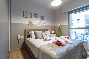 The Haneviim Court - Isrentals