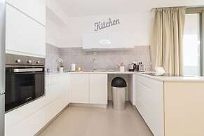 The Haneviim Court - Isrentals