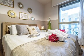 The Haneviim Court - Isrentals