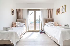 The Haneviim Court - Isrentals