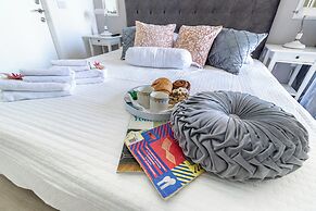 The Haneviim Court - Isrentals